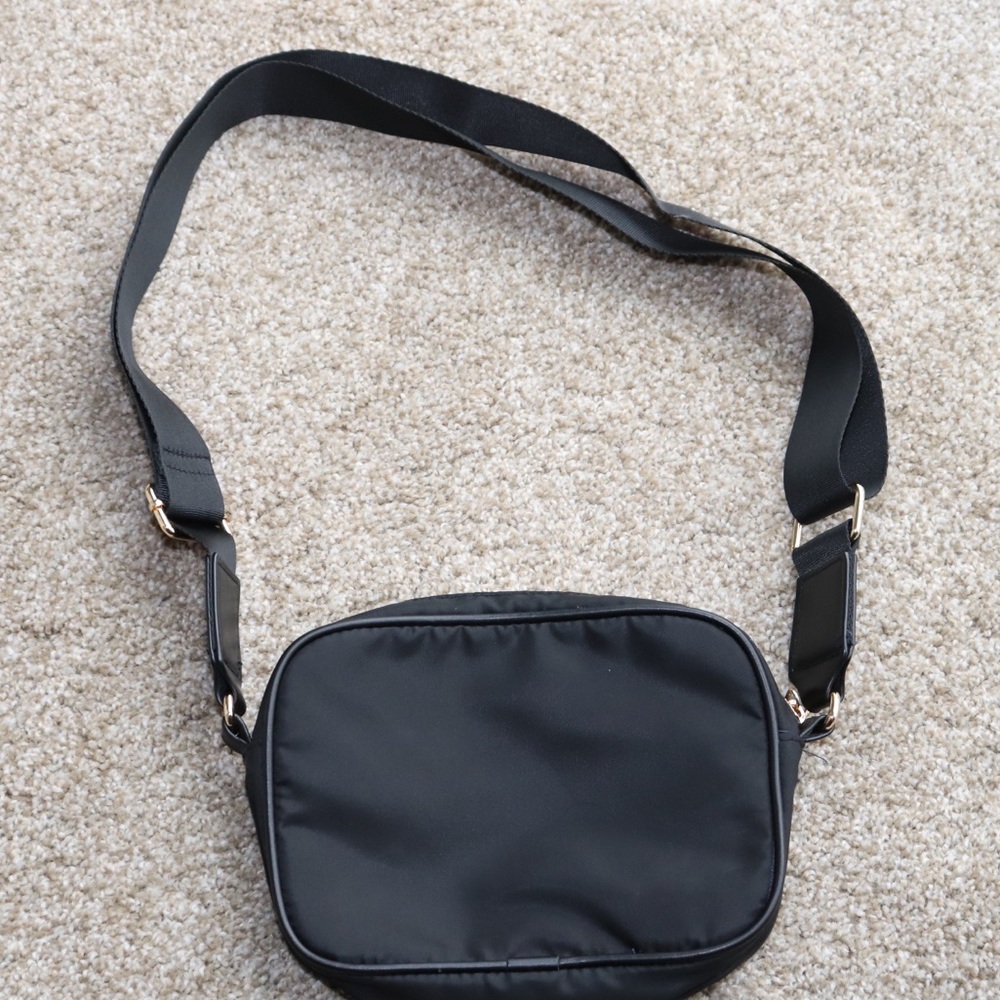 Black crossbody fanny pack